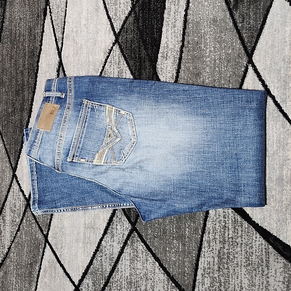 NWOT BKE TYLER EMBROIDERED STRAIGHT LEG DENIM JEAN 38